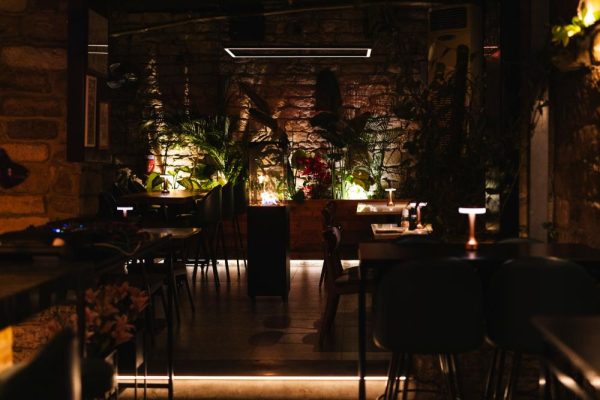 Salut Bar and Grill Venue (1)